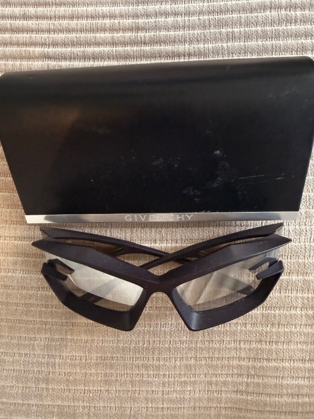 Givenchy Giv Cut Black Geometric Mirrored Sunglasses GV40049I w/ Case